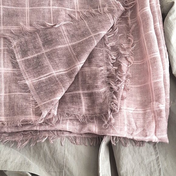 Foulard. - Picture 1 of 3